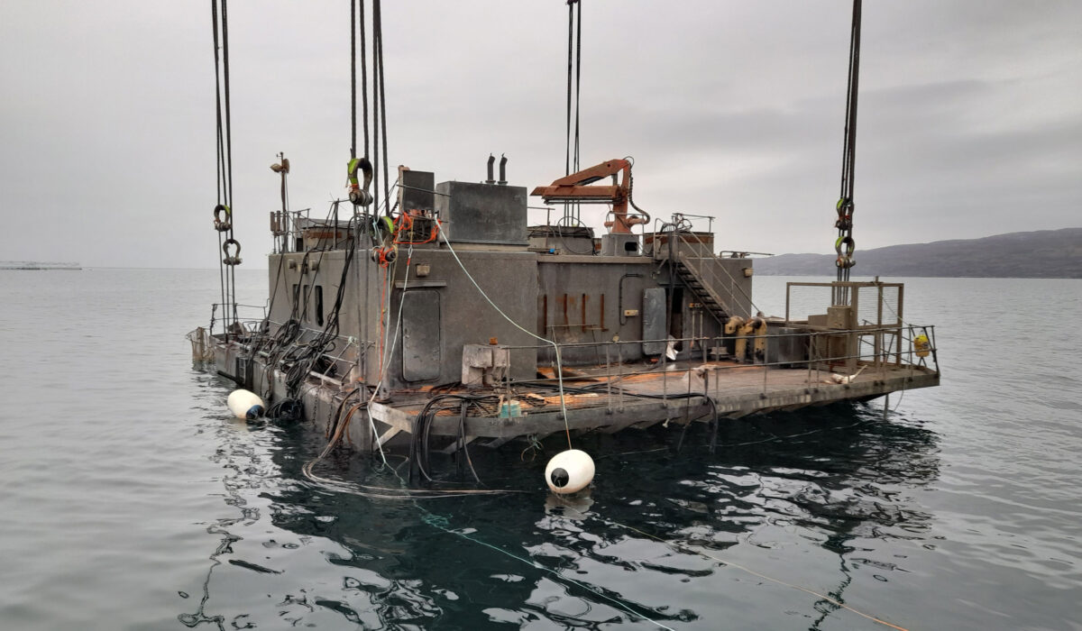 salmon fish feed barge, skye island, salvage, wreck removal, bonn & mees, marine masters